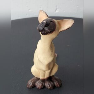 Vintage Siamese Cat Figurine "The Poser Siamese"